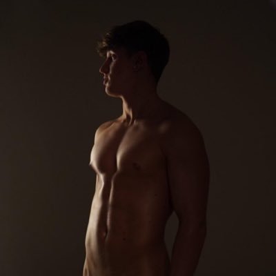 dm me for custom content |21| model | old account got hacked