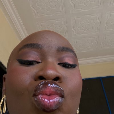 Biochemist/Social Media Marketer/Imago Dei/Eyen Annang/Arsenal/Content Creator/Wicked Woman from Akwa Ibom/Surviving Nigeria