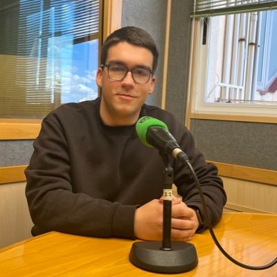 🎤📺Narrador de futbol @UCAM_Aficion| @UCAMMurciaCF| @PopulartvMurcia. He colaborado con @radiomarca y @ondacero_es. contacto 📩. jpenalver83@gmail.com