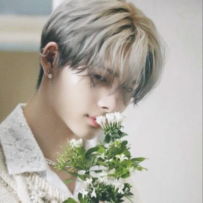 fan account.⚚ the epitome of beaming rays amidst midnight's reverie, the joy i hold dearly, ni-ki embroiders threads of merriment throughout his very existence.