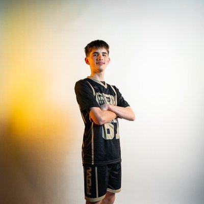 flix_chee0's profile picture. 1 Corinthians 10:31 "So whether you eat or drink or whatever you do, do it all for the glory of God." ✝️🕊️ 👑 #22 🏀 class of 2028