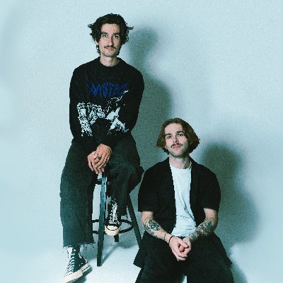 nouveau single ‘somewhere azure’ disponible 🖤 https://t.co/EcWW9Jgzj4