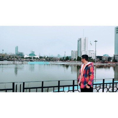 Farhann1383's profile picture. A rich Iranian engineer