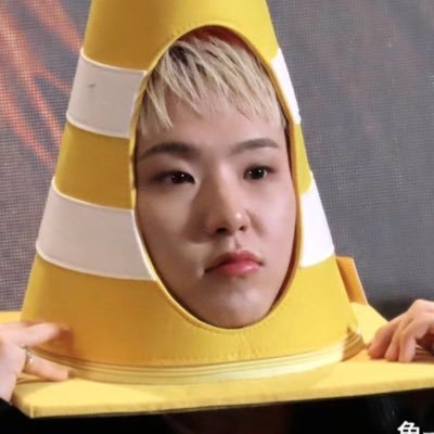riri✮⋆˙ 🪑 Profile
