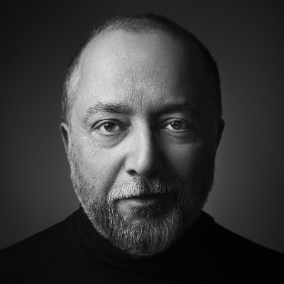 Your story is unique. Your portrait should be too. I can help with that.