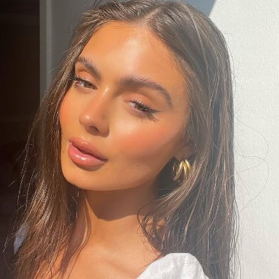 Fashion designer| Chasing sunsets and new horizons 🌅 Proud American woman 💖