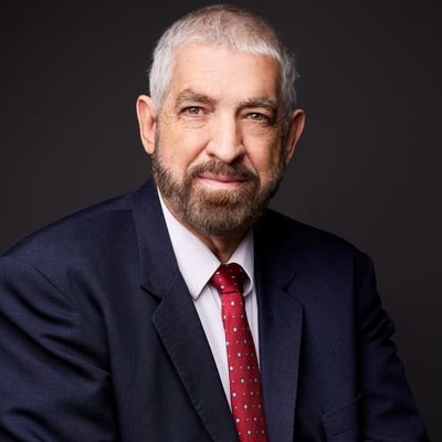 Ing. Electromec. y MAE - UCA.
Fui funcionario de la ANDE, Pte. de la ANDE y Consejero de Itaipú; Dtor. de Yasyreta, Pte. del CPI, Pfesor. FIUNA y UC,
SENADOR.