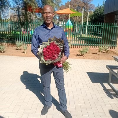 I'm shy but once got comfortable, I talk a lot, love meeting new people, friendly person, not interested in bitcoin and trading #kaizerChiefs 🇱🇸 🇿🇦