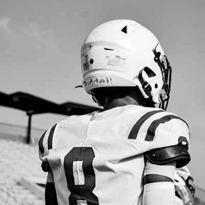 Class of 2028 QB/WR jalongee@icloud.com// New account/ 3.7 GPA Humble highschool