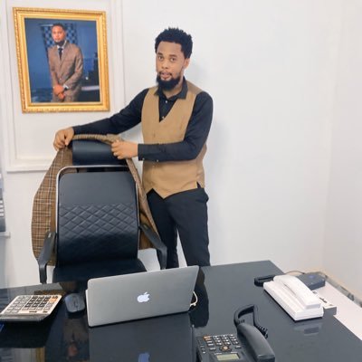 Aryzona_online's profile picture. CEO Zona World Wide All about technology business account @zona_worldwide