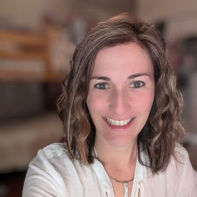 Mom&small business owner on a mission to build a bright future for my kids. Juggling work life, and love—one adventure at a time with my husband and little ones