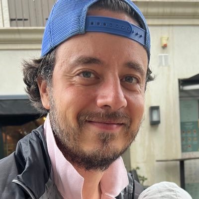 Builder, VC, Philanthropist. About Me: https://t.co/KnhtkkZ5Mq