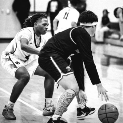 Student- Athlete: Basketball | PG, SG, Football | RB, CB , ~ Houston Tx Class of 26’ Height:5’11 Ig: https://t.co/1bRqnHozs1__ email:jonathanmosley549@gmail.com