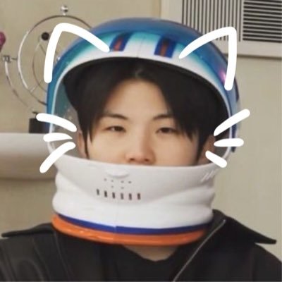 kacamatauji's profile picture. 