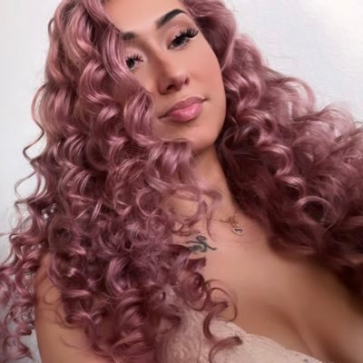 ER Nurse. Sagittarius. REMFU. 👼 IG: karleynextdoor