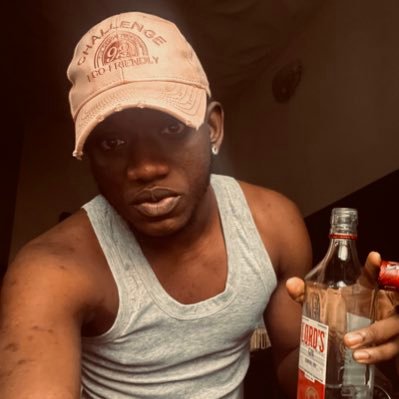 Afam bu Ice.
My name is Ice.
je m'appelle Ice.
mi nombre es Ice.