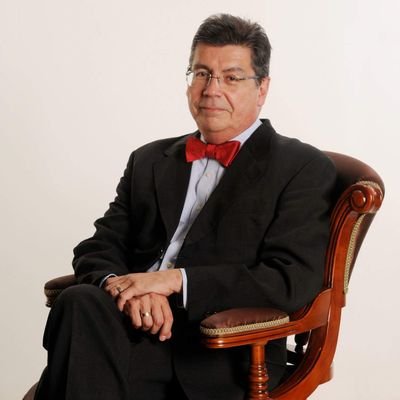 Profesor de Historia, Economista y Académico universitario. Ex Rector UChile. Libre pensador, tolerante y republicano. Académico de Número de Instituto de Chile