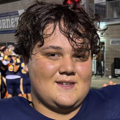 V_Gottfried2026's profile picture. 6'2” - 290 | OG | #77 | Saline HS | Varsity Starter | 3.9 GPA | 2 offers | HC: @CoachShort_ | 📞 734-474-7563