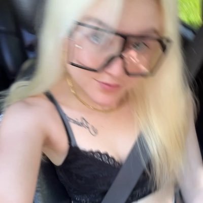 Creative➕🎨Artist🎤Producer💻 Engineer🎧Photo/Videographer📸 Streamer👩🏼💻Fashion🛍️
