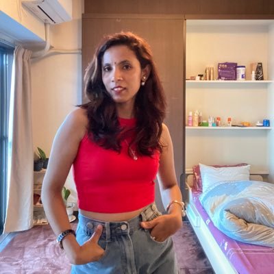 यहा कोहि कसैको हुदैन, म जे छु,मेरा लागि ठिक छु,अरुले मेरा बारेमा के सोच्छन, I don't care .