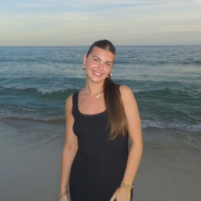 ItsVictoria14's profile picture. 