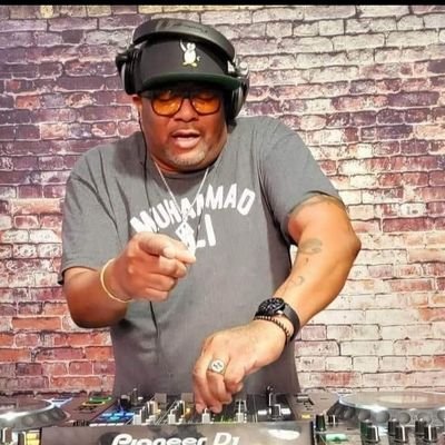 DiscoHouseHippy's profile picture. Last night a dj saved my life
♊♦️🎵