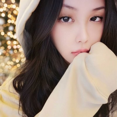 Hi I'm Sara. My thai name is Seriya. I respond to either! Obsessed with ffxiv, and FPS games. CS 1.6 is my first love. I make cute stationery for a living.