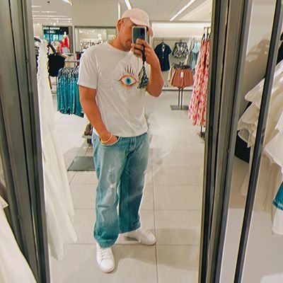 MarcoJuarez_'s profile picture. ᶦ ˡᵒᵒᵏ ᵖʳᵉᵗᵗʸ ᵍᵒᵒᵈ ᶠᵒʳ ᵃ ᵈᵉᵃᵈ ᵇᶦᵗᶜʰ  †                                      
[Kiss me hard   ̶b̶e̶f̶o̶r̶e̶ ̶y̶o̶u̶ ̶g̶o ̶] 🥀