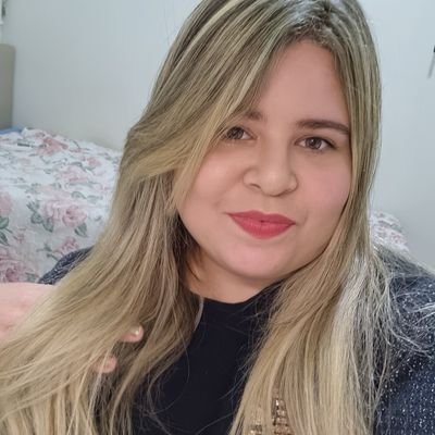 concurseira em tempo integral e arquiteta nas horas vagas | neurodivergente | flamenguista | viciada em reclamar | progressista ✌🏼