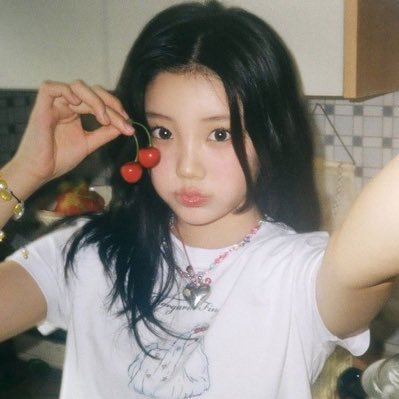 {she/her} leader of the jayhoon nation AND i dont play about ni-ki either