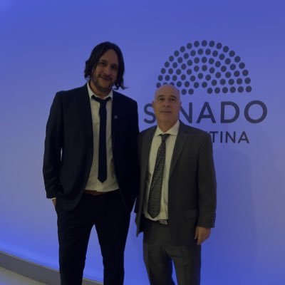 •CEO GRUPO HERNÁNDEZ HOLDING LTDA •DIRECTOR DEL CONSEJO DE EMPRESARIOS DE LA AAC