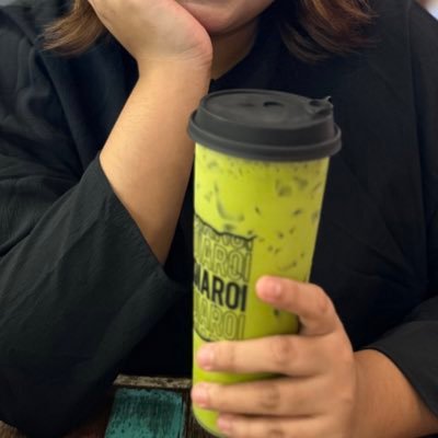 goodgirlbadme's profile picture. 🌚 what belong here stay here