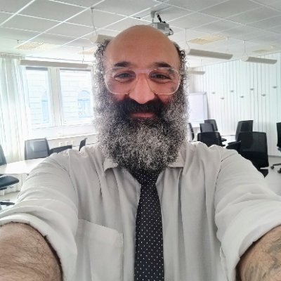 Jag kräver tolkningsföreträde och hävdar auktoritet. Det är min läggning. Personliga och privata tankar.