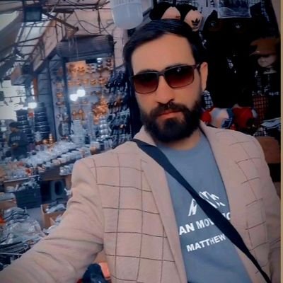 چی مې ځوانې د مينتوب وه تا نخرې کولې
اوس چې ملنګ شوم دکچکول ځنځير مې مہ سموه
