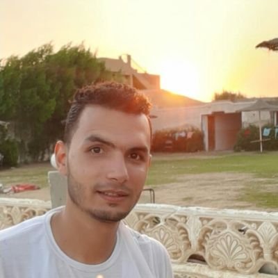 . ذو العقل يشقي في النعيم بعقله واخو الجهاله في الشقاوه ينعم
