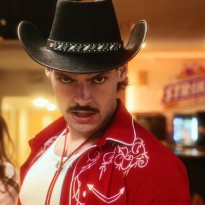 MinorsDoJames's profile picture. he him // 16 // The Werewolf (2/3)