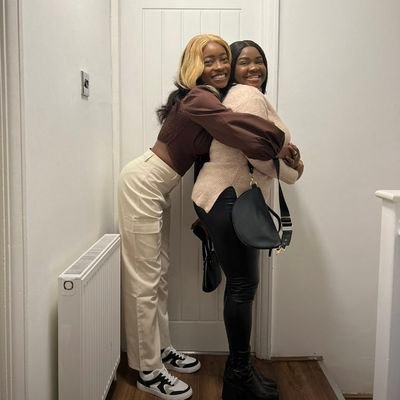Me_Desola's profile picture. I love me 💟/ Web3 / Tech 

Shiller / MOD