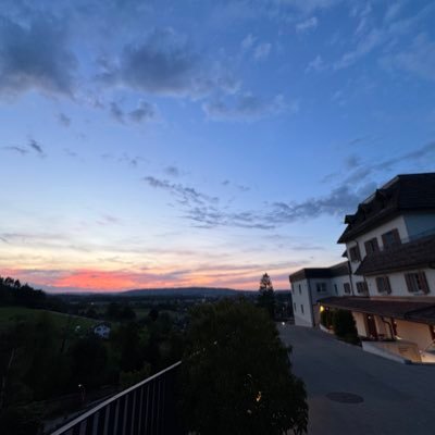 AndreasJabbari's profile picture. This place is better than Reddit