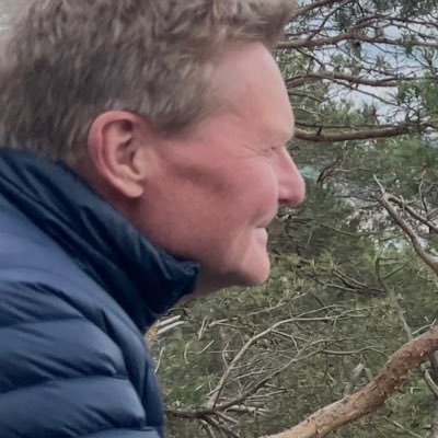 Investerar i globala & etablerade tillväxtnischer. Mest fokus på utvalda segment inom HealthTech - IT & teknik som effektiviserar hälsovård.