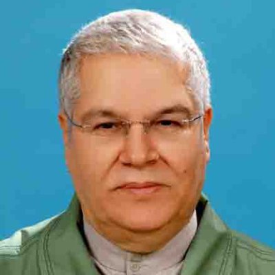 لأجئ فلسطيني صيدلي خريج جامعة دمشق 1975 م عمل في إدارة التموين الطبي في الصحة المدرسية بوزارة التعليم السعودية لأكثر من 37 عاماً، يهوى التصوير
