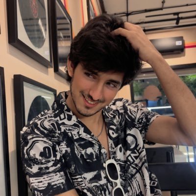 haditahir_11's profile picture. vocalist…🎤 …… https://t.co/aZc5gMp9u4