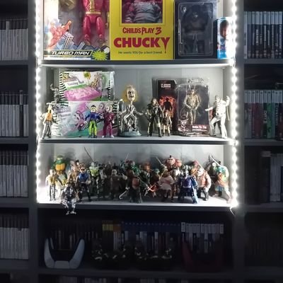 stoner 💨💨 , collector of physical media , slight obsession with the goonies , love 70s/80s British sitcoms and anything that hits me in the nostalgias really
