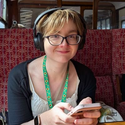 Coding and transit nerd 🖥🚄
Forever a bendy bus for @nightkristina 🩷🏳️🌈
All opinions are my own 🔥
Private Account: @peddyjet