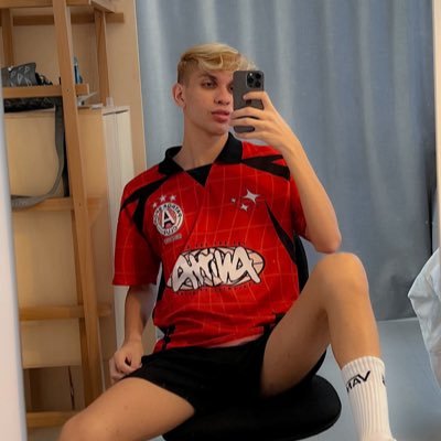 Mlk Ousado π¬π§ Profile