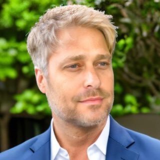 Vertraue auf die Marktwirtschaft für eine bessere Welt. Unternehmer, Journalist, Diplom Volkswirt (Uni Konstanz). Herausgeber aktien Magazin. Gründer TraderFox.