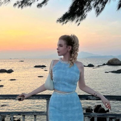 13Ainsley1's profile picture. In Hollywood a marriage is a success if it outlasts milk 🚫Active DM
