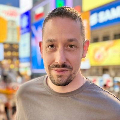 Software, Communities, Music. I'm the co-organizer of https://t.co/zwEvpmehXG and I want to be the CEO of my dreams.