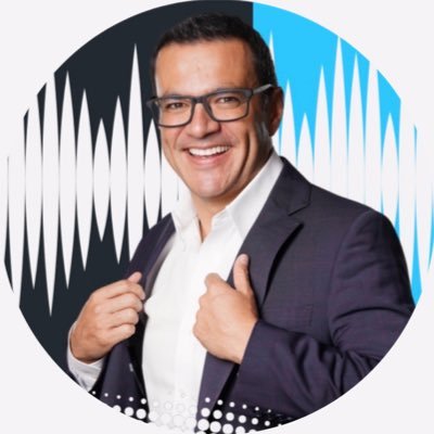 Director y presentador de W Sin Carreta📢. Me encanta contar historias y buscar respuestas a tantas y tantas preguntas.