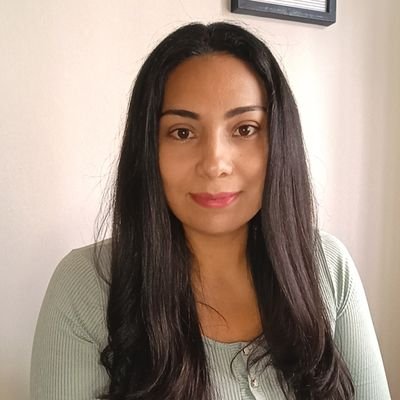 Creo en escuelas donde la seguridad no sea un requisito, sino una cultura viva. Acompaño a quienes quieren prevenir, cuidar y transformar su entorno.