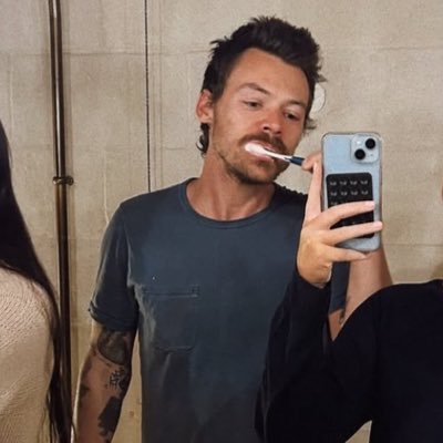 sinking overthinking, time is crashing down͏͏͏͏͏͏͏͏͏͏͏͏ ᡣ𐭩 •。ꪆৎ ˚⋅ got a shot glass full of tears